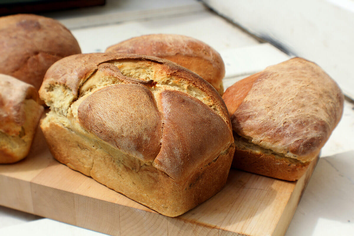 中毒症状を引き起こす食材が使われているパンを食べてしまった場合の対処法