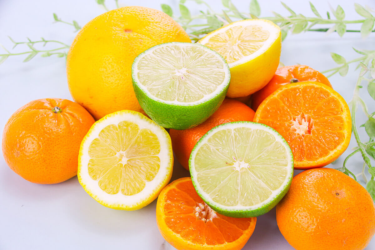 皮をむかない柑橘類